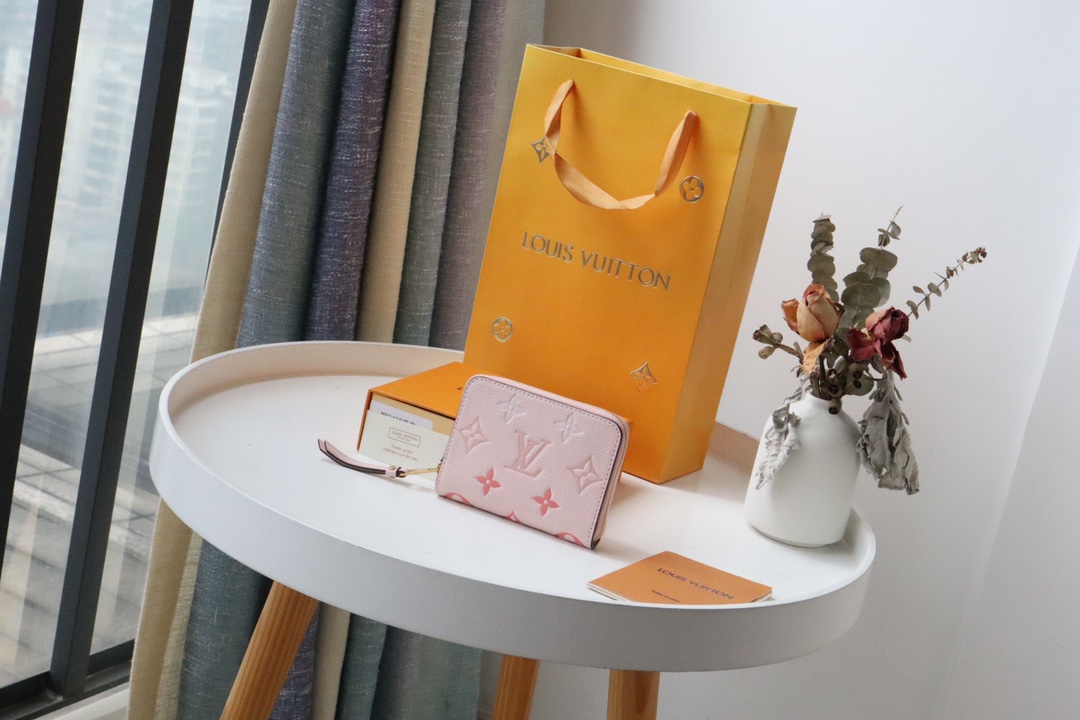 l0vis Vvtt0n zippy coin purse by the pool monogram pattern pink m80408 11 x 8.5 x 2 cm