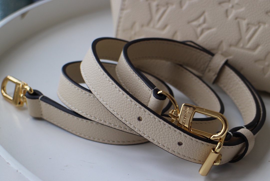 l0vis Vvtt0n fold tote mm monogram empreinte leather creme m45409 23 x 28 x 19 cm