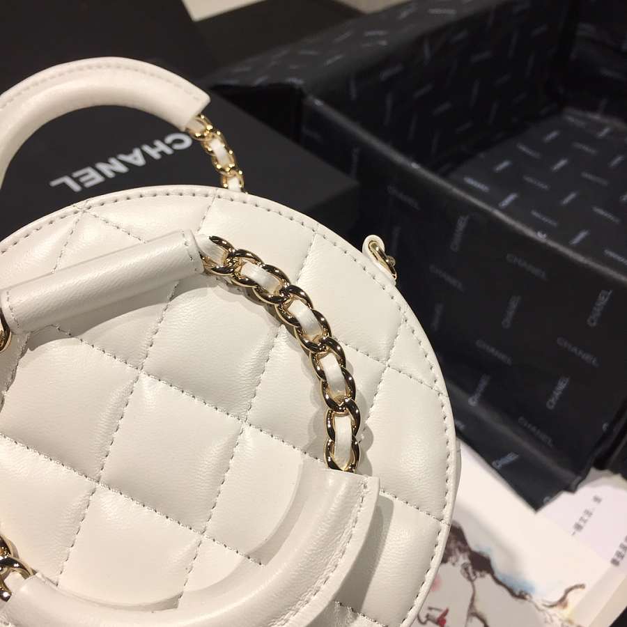 Ch**el woven chain handle round bag white ap1176 12 x 12 x 5 cm