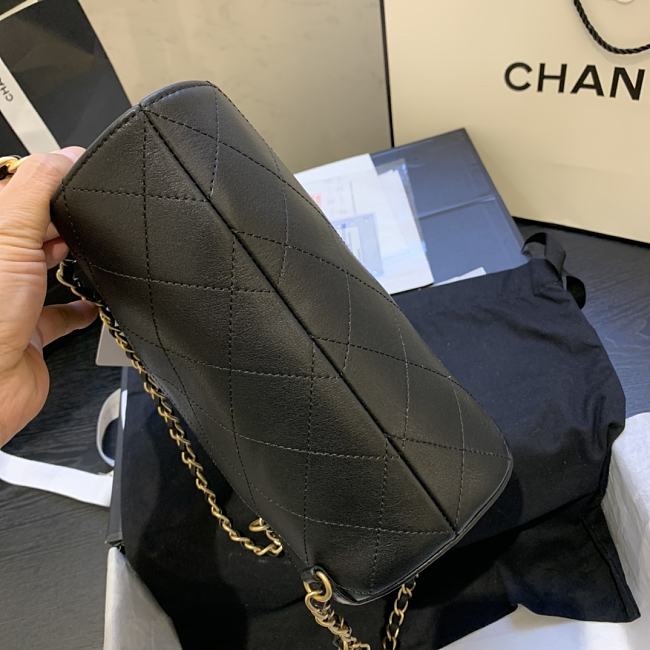 Ch**el chain handle bucket bag black as1362 32 x 26 x 15 cm