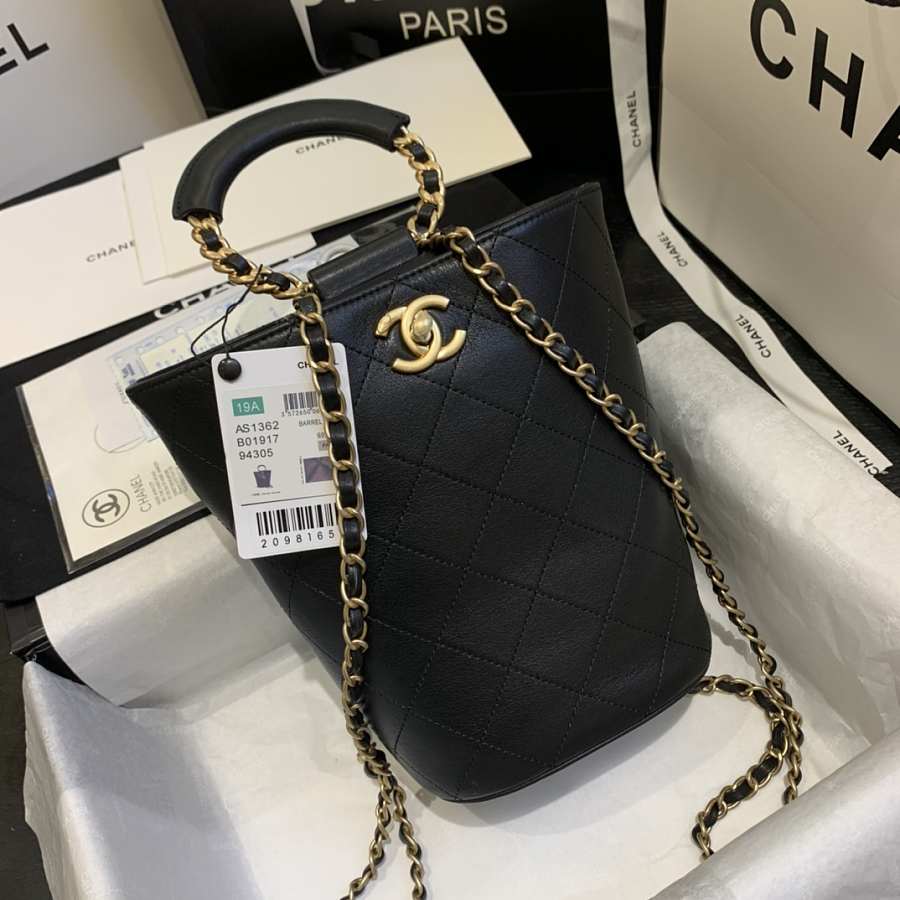 Ch**el chain handle bucket bag black as1362 32 x 26 x 15 cm