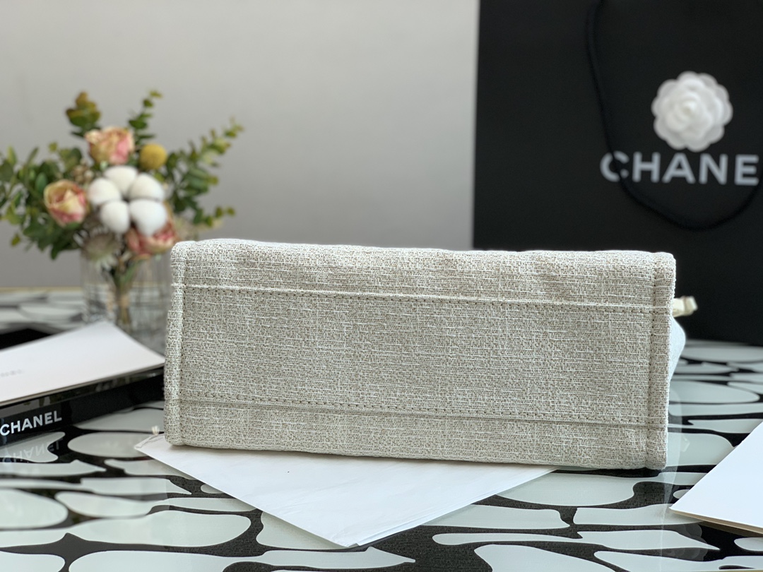 Ch**el deauville tote bag white 34 cm