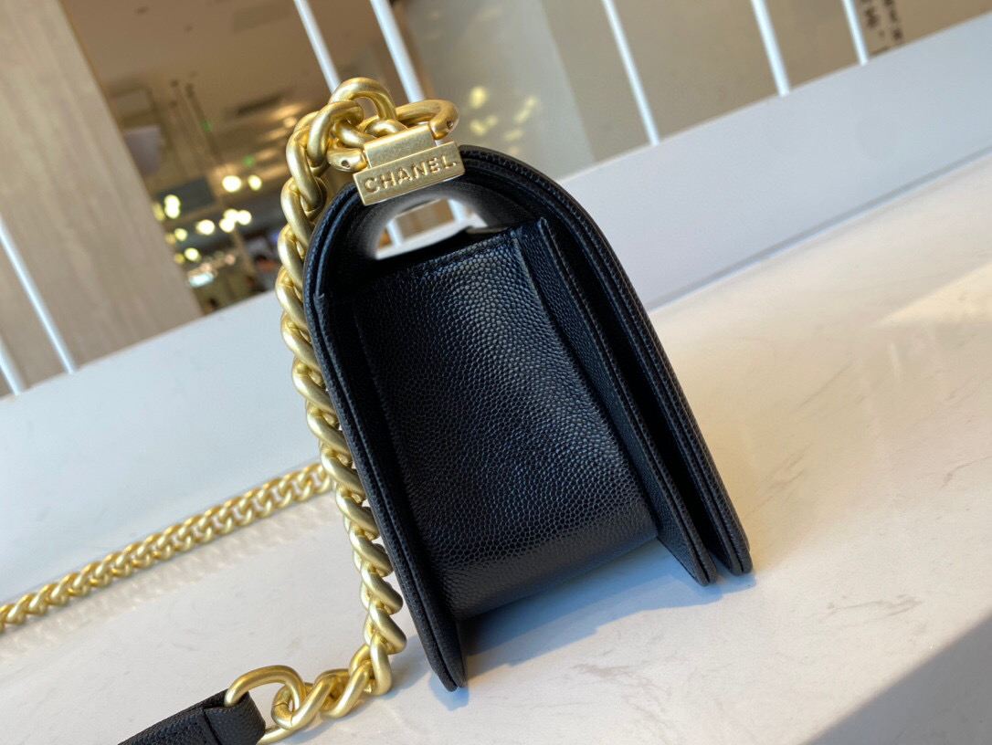 Ch**el small boy handbag grained calfskin & golden metal black a67085 20 cm