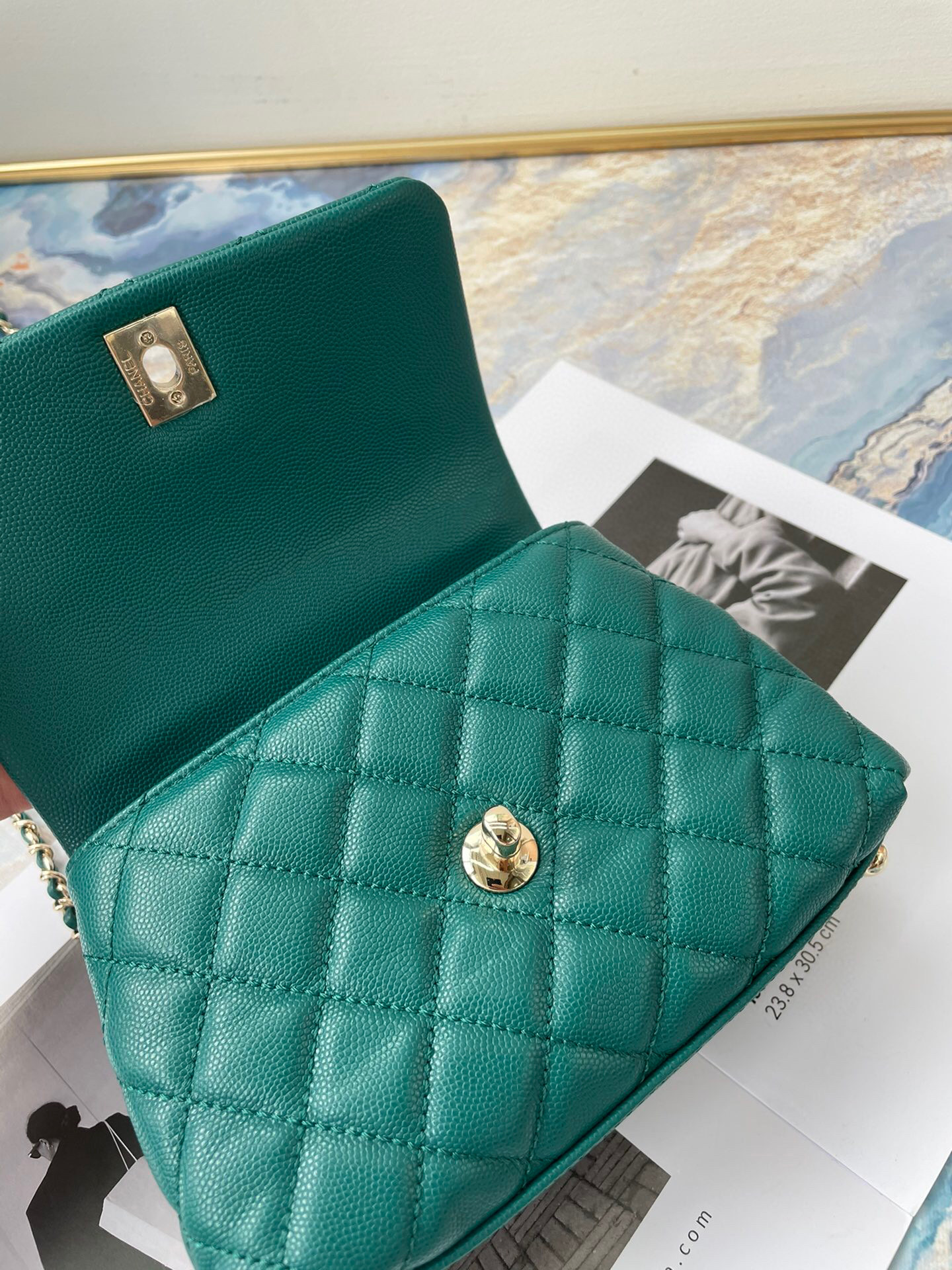 Ch**el extra mini coco handle bag grained leather castleton green as2215 13 × 19 × 9 cm