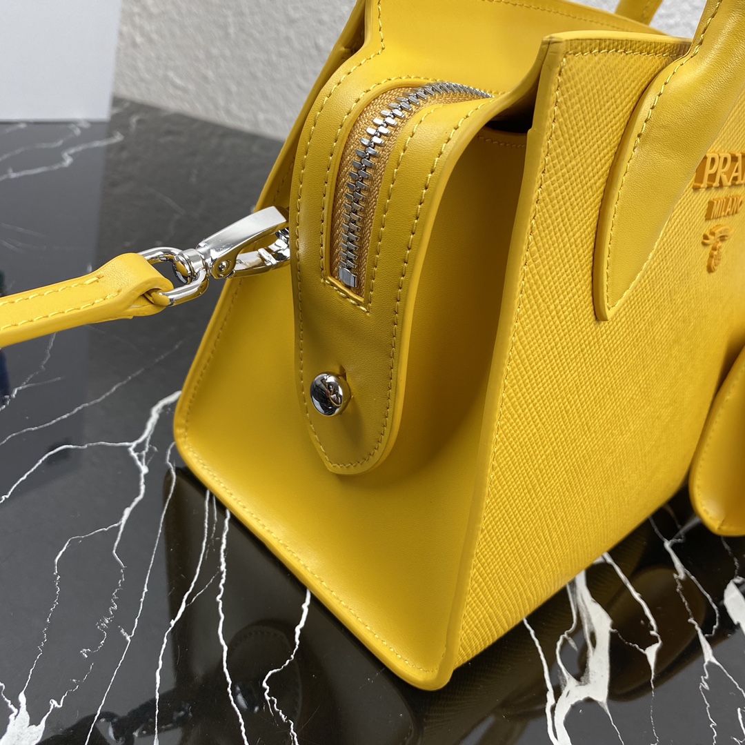 pra*a saffiano leather monoCh*0me bag yellow 1ba269 22 x 16.5 x 11.5 cm