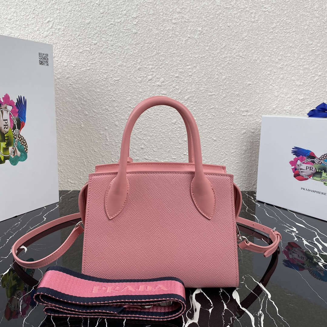 pra*a saffiano leather monoCh*0me bag pink 1ba269 22 x 16.5 x 11.5 cm