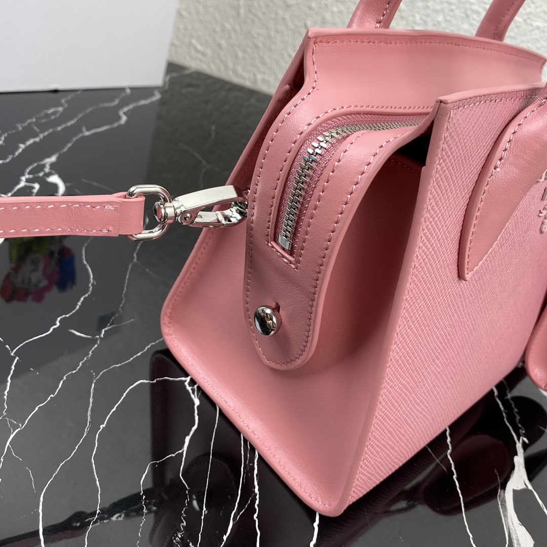 pra*a saffiano leather monoCh*0me bag pink 1ba269 22 x 16.5 x 11.5 cm