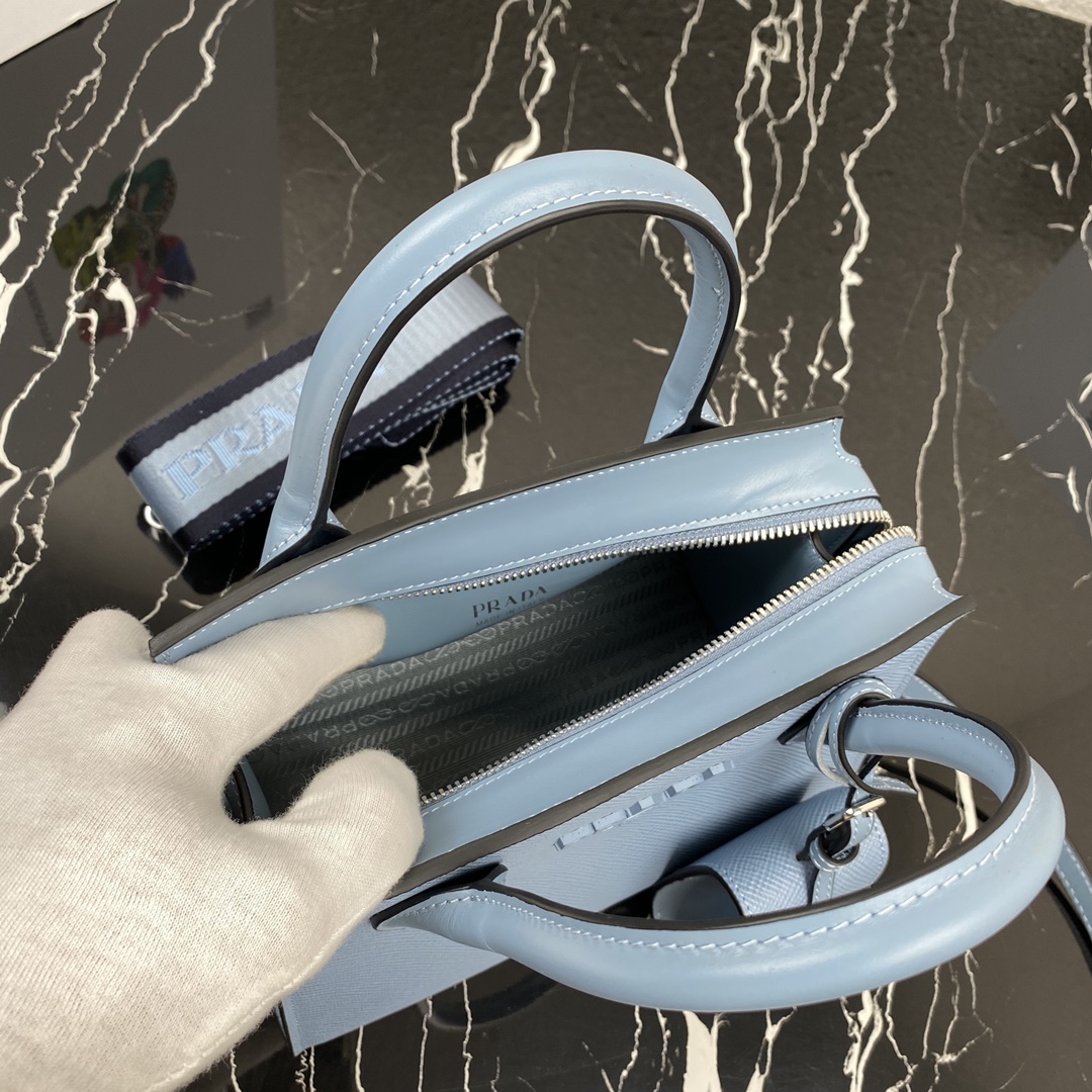 pra*a saffiano leather monoCh*0me bag astral blue 1ba269 22 x 16.5 x 11.5 cm