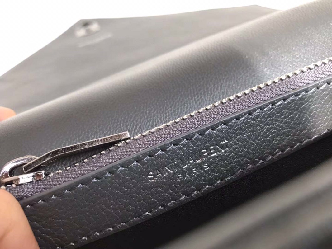 Y51 medium college in matelassÉ leather silver metal grey 600279 24 x 17 x 7 cm