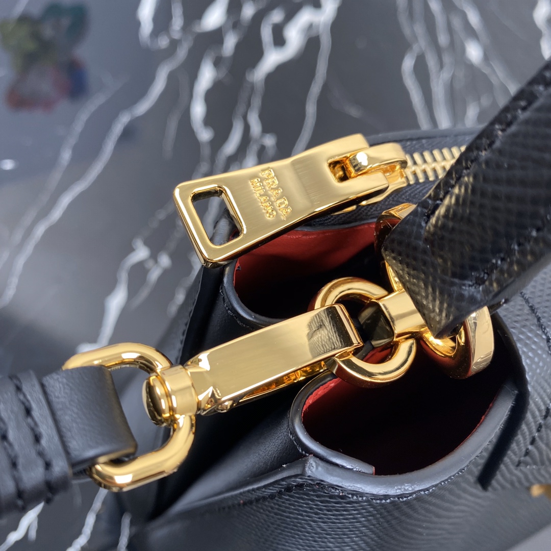 Pra*a saffiano leather tote black 1bn012 24 × 20 × 12.4 cm