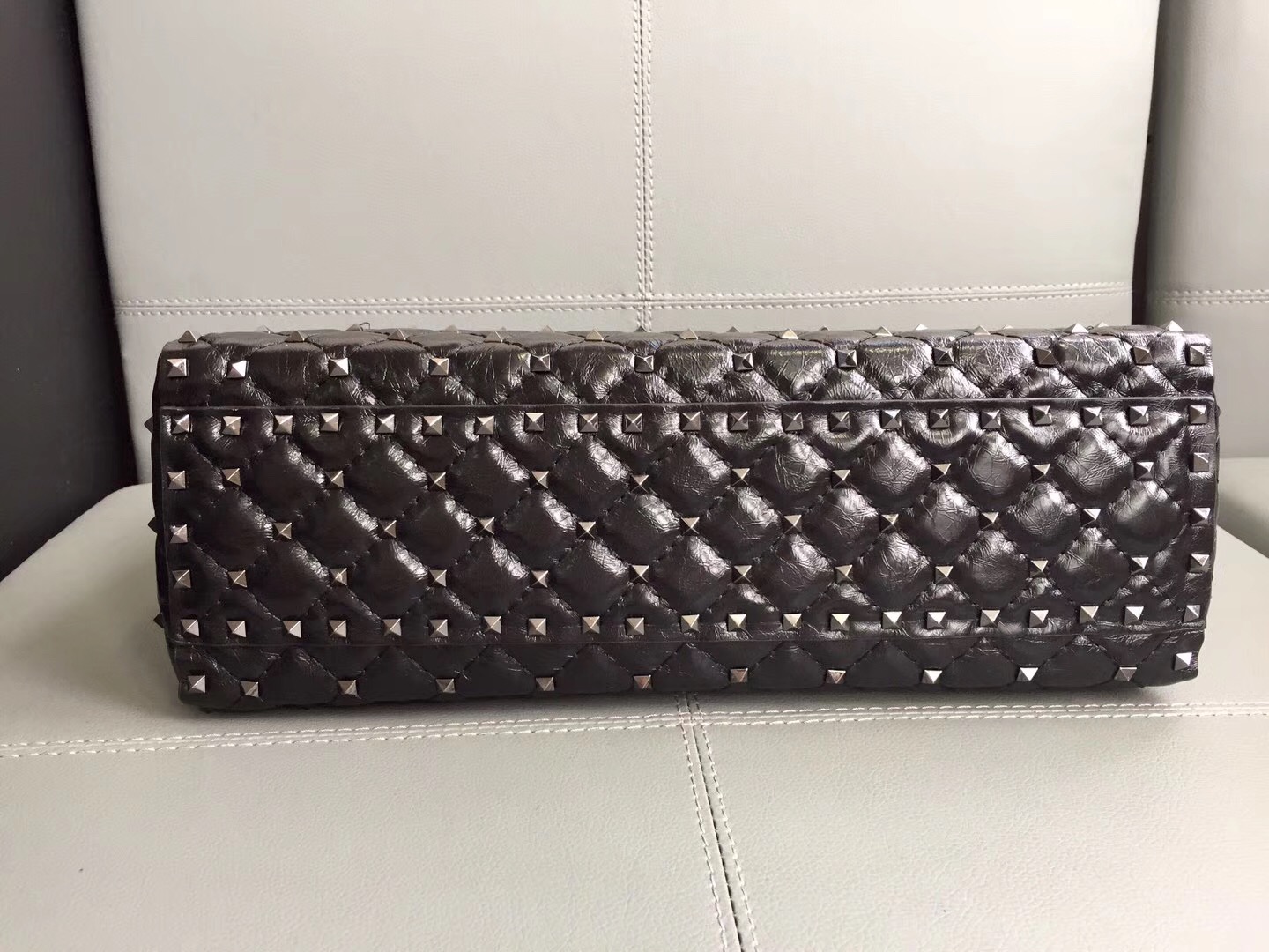 Va1e*ntin0 rockstud spike tote bag black 33 x 12 x 23 cm
