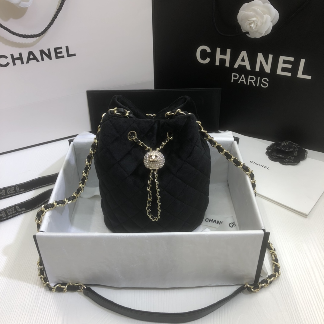 Ch**el strass drawstring bucket bag velvet black as1894 19 x 13 x 13 cm