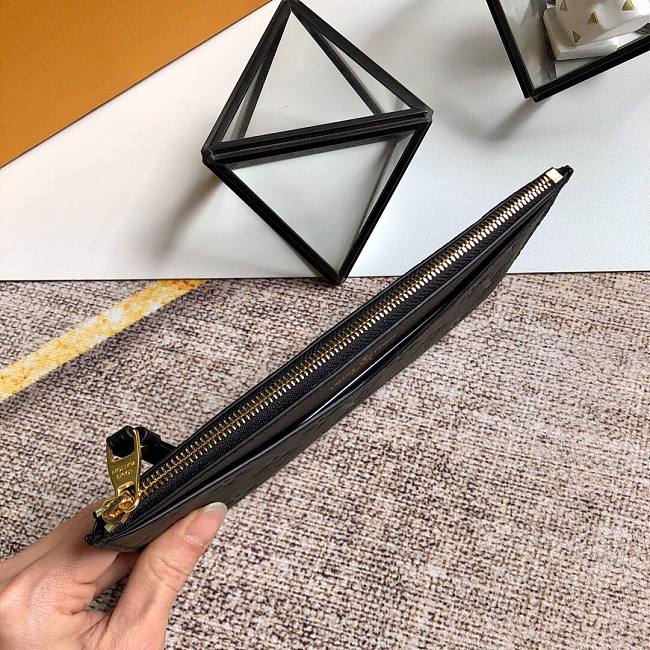 l0vis Vvtt0n pochette mélanie bb black m68712 20 x 10 x 0.3 cm