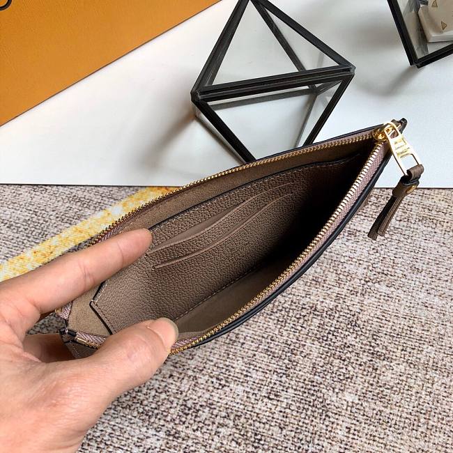 l0vis Vvtt0n pochette mélanie bb beige m68714 20 x 10 x 0.3 cm