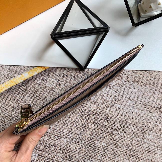 l0vis Vvtt0n pochette mélanie bb beige m68714 20 x 10 x 0.3 cm