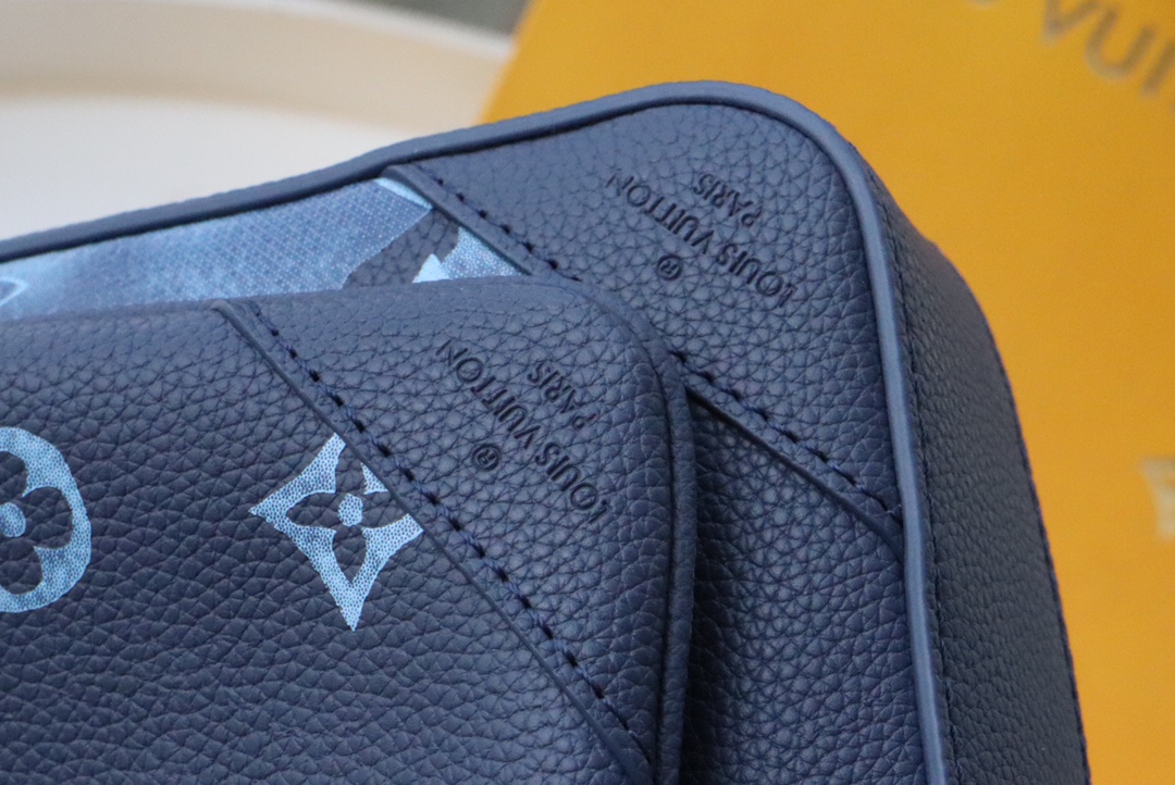 l0vis Vvtt0n trio messenger monogram printed grained leather m57840 25 x 18.5 x 7 cm