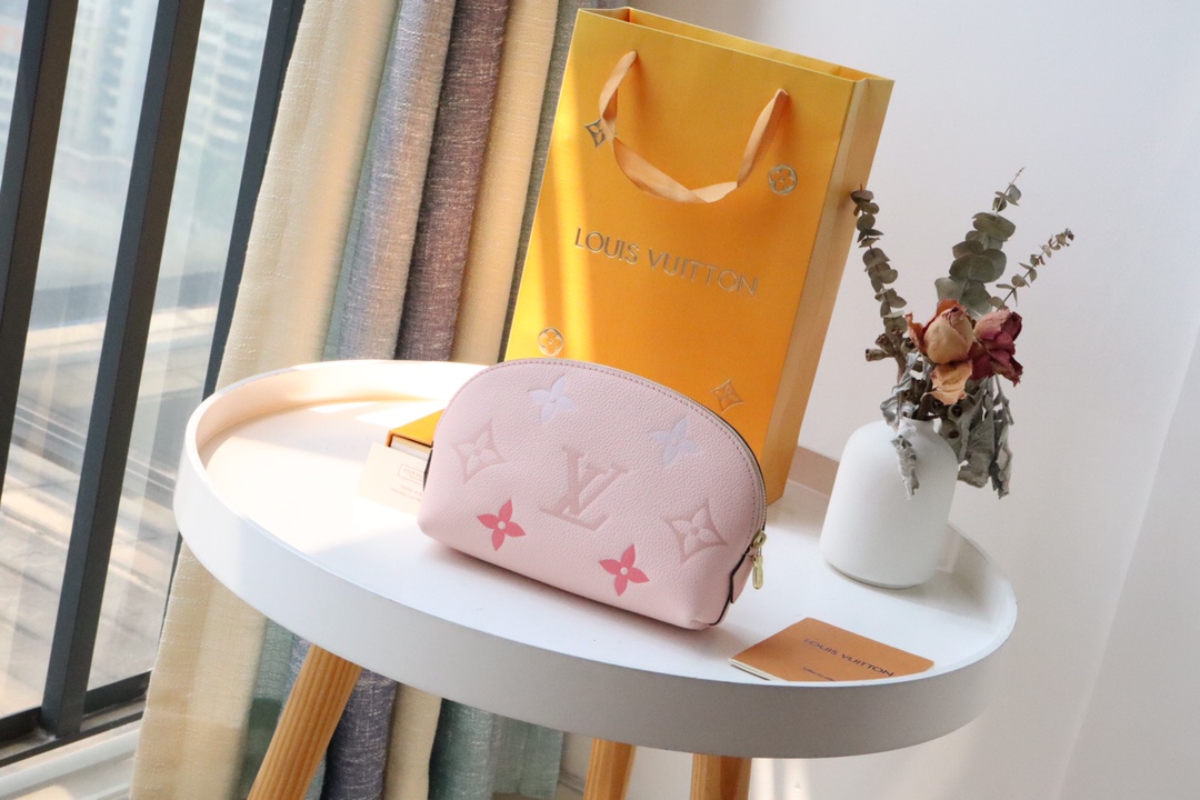 l0vis Vvtt0n pochette cosmetique monogram empreinte leather m80502 19 x 12 x 6 cm