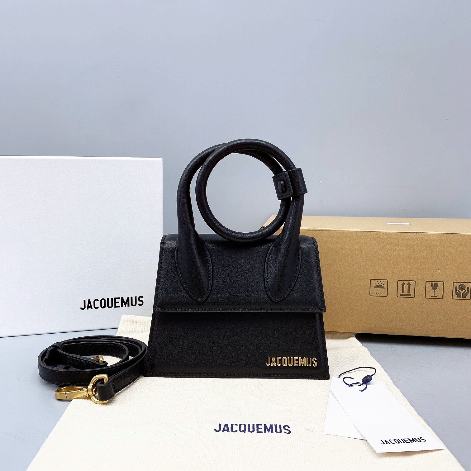 JACQUEMUS SMALL Le Chiquito Leather Black 213BA02 18 x 15.5 x 8 cm