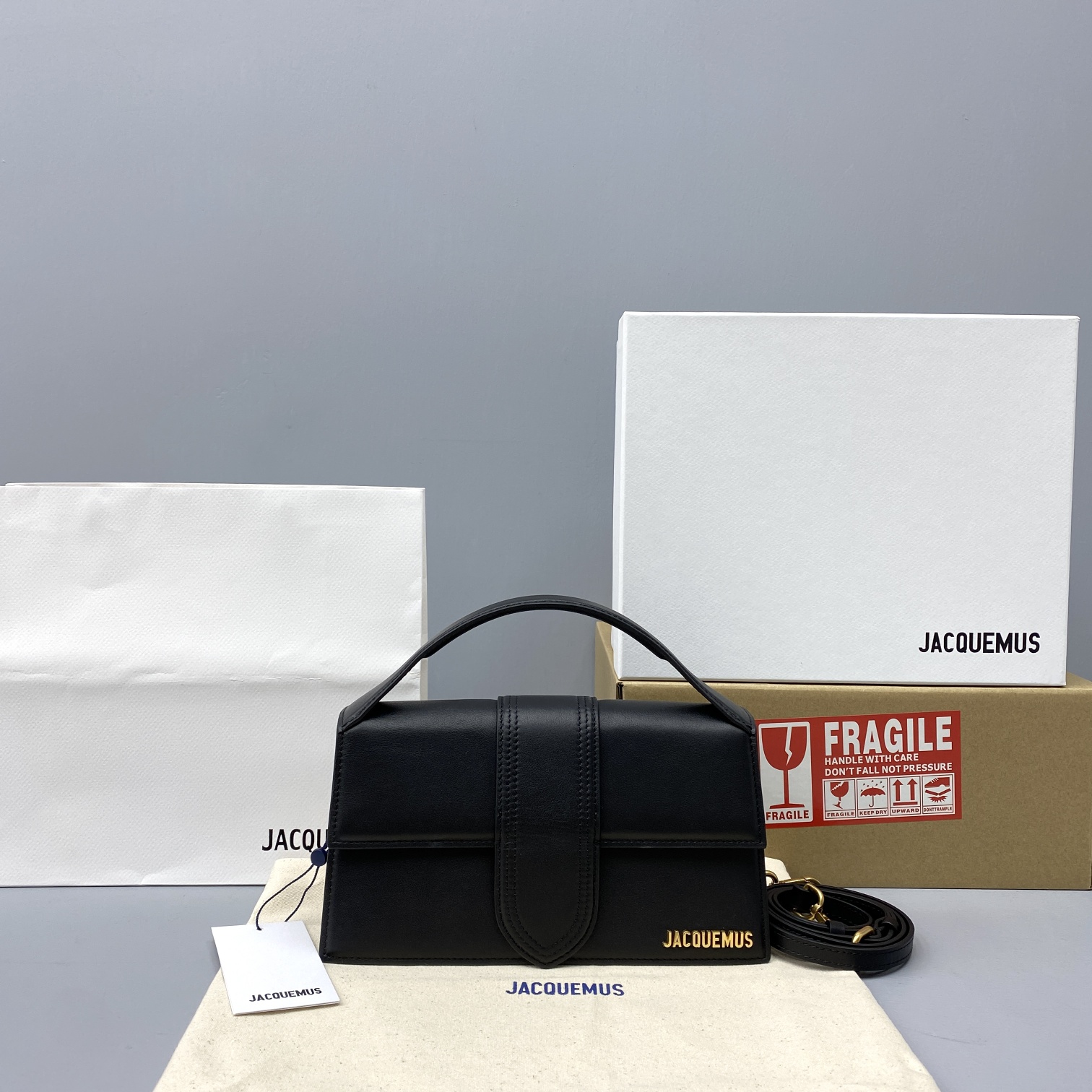 JACQUEMUS Le grand Bambino Leather Black 213BA07 24 x 13 x 7 cm