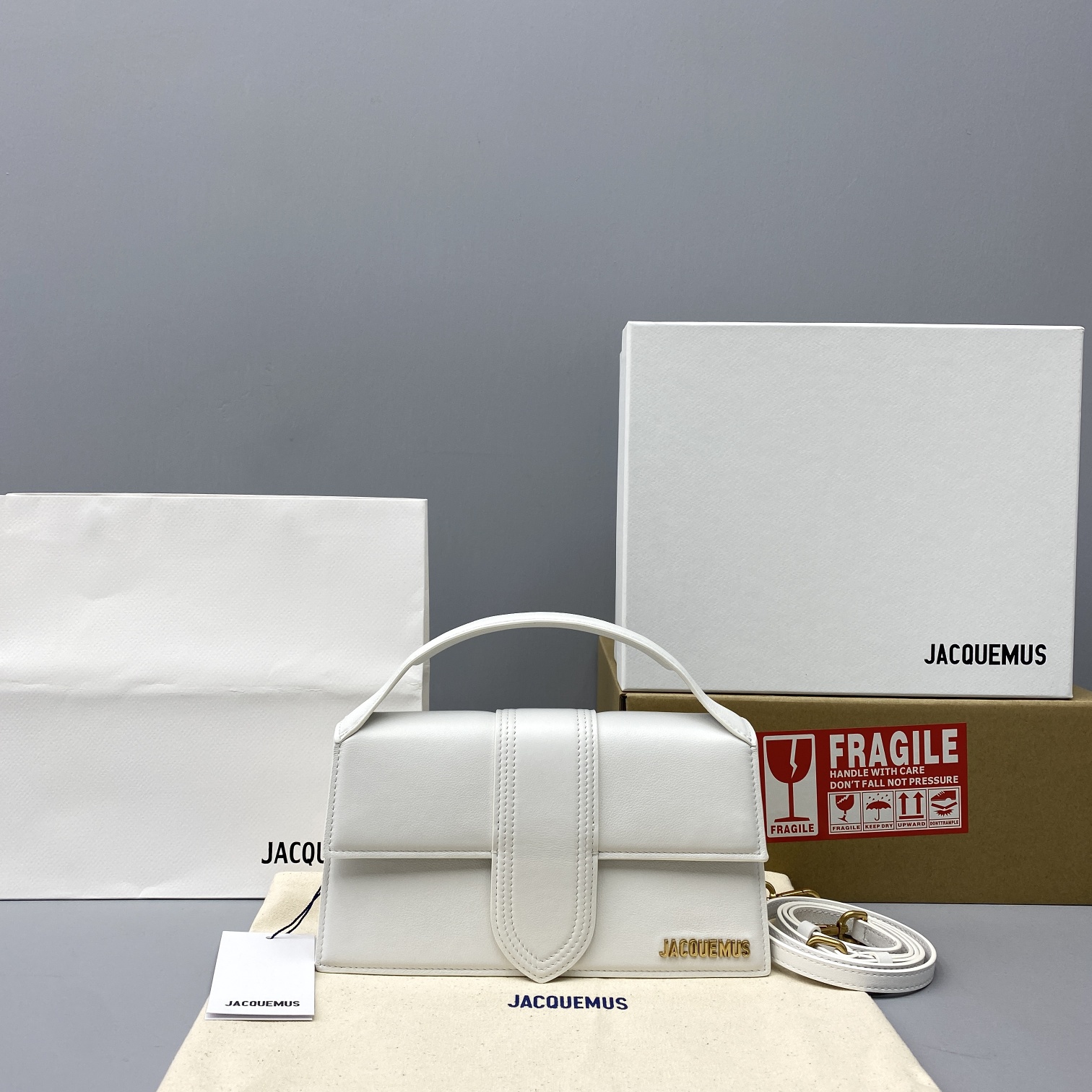 JACQUEMUS Le grand Bambino Leather White 213BA07 24 x 13 x 7 cm