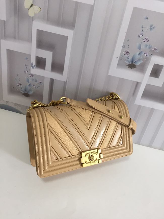 Ch**el medium chevron mix leather flap boy bag beige a67086 25 x 16 x 9 cm