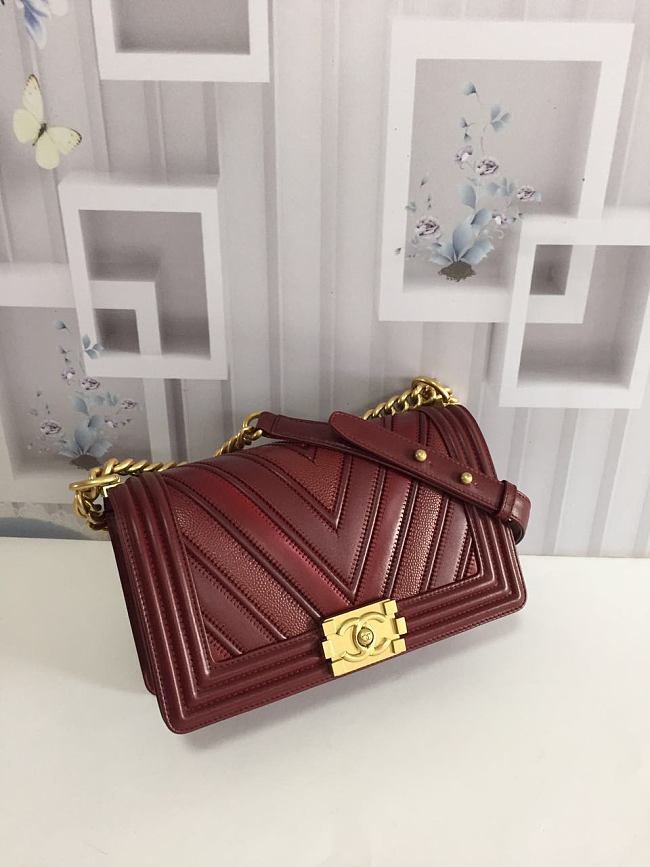 Ch**el medium chevron mix leather flap boy bag red a67086 25 x 16 x 9 cm