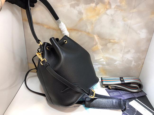 Pra*a bucket bag with metal logo and shoulder strap black 1be030 21 × 25 × 15 cm