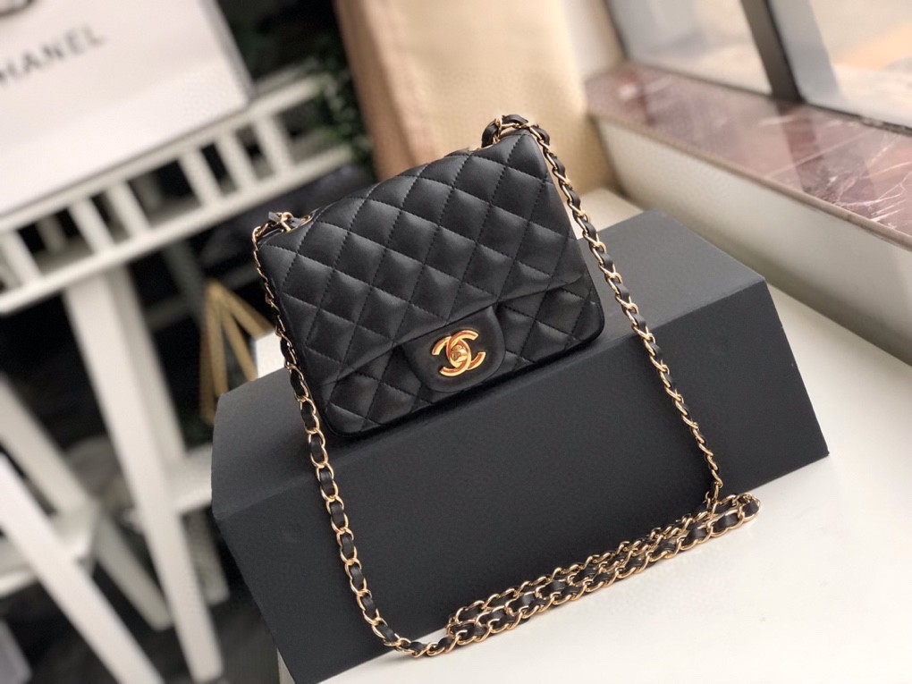 Ch**el mini flap bag lambskin golden metal black a35200 17cm