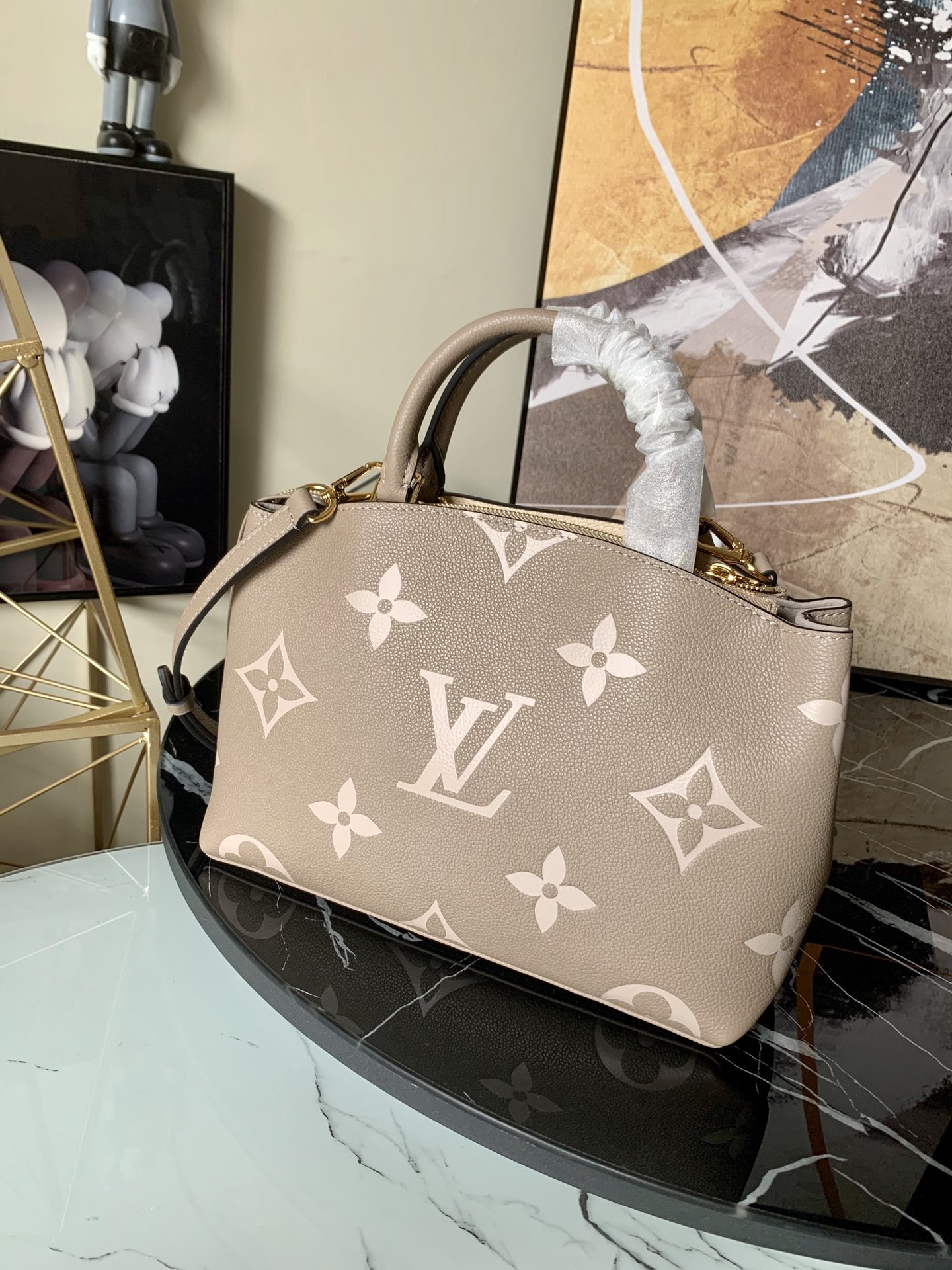 l0vis Vvtt0n petit palais bicolor monogram empreinte leather beige and creme m58914 29 x 18 x 12.5 cm