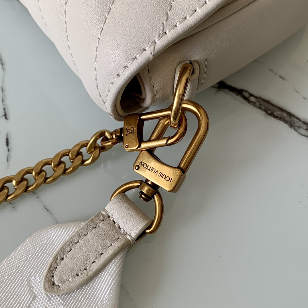 l0vis Vvtt0n new wave multi pochette quilted leather white m56461 21 x 13 x 6.5 cm