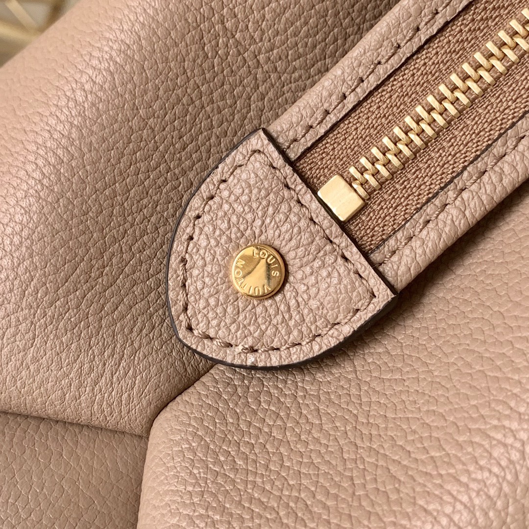 l0vis Vvtt0n grand palais monogram empreinte leather beige m45833 34 x 24 x 15 cm