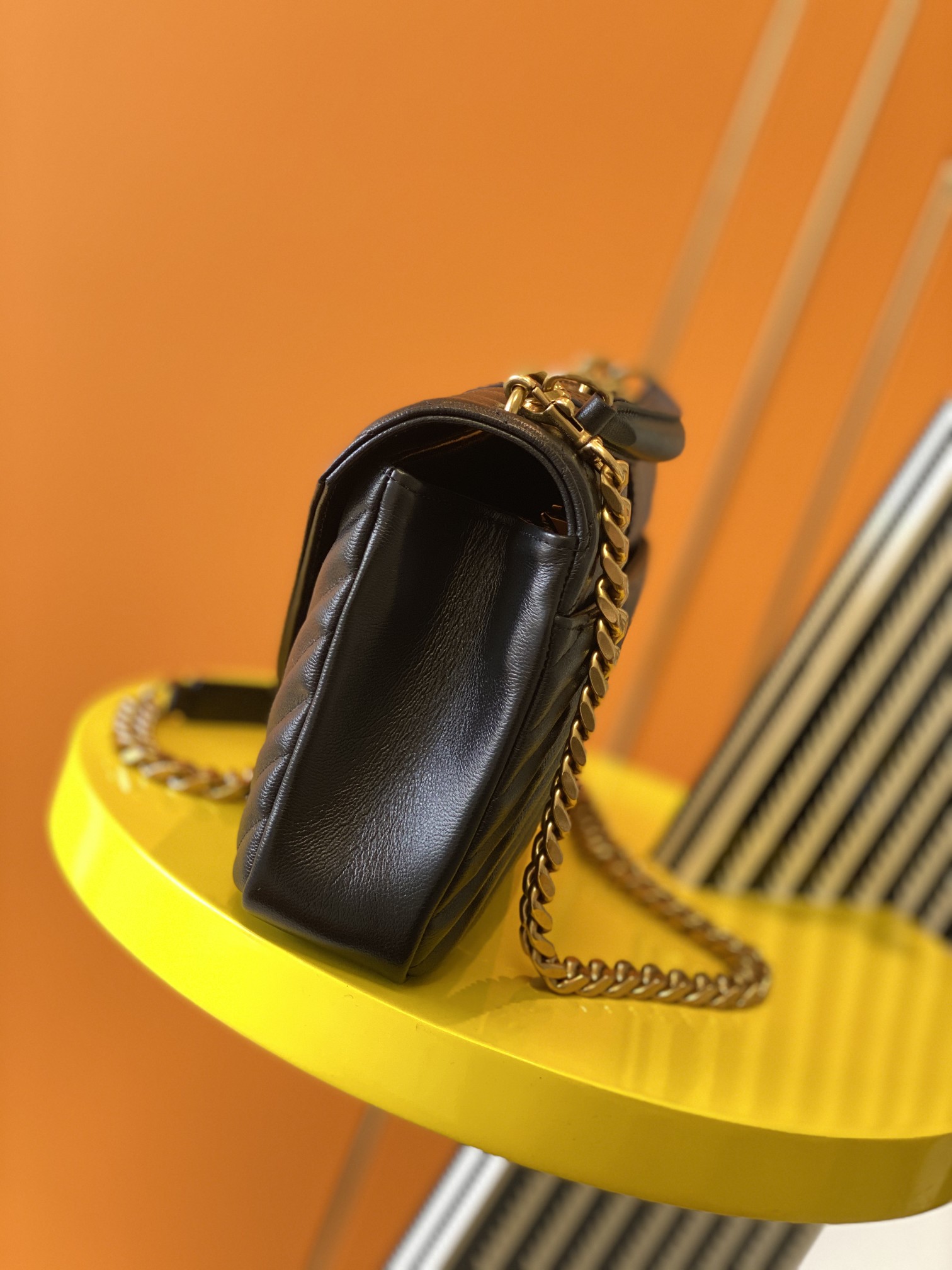 Y51 medium college in quilted leather golden metal black 600279 24 x 17 x 6.5 cm