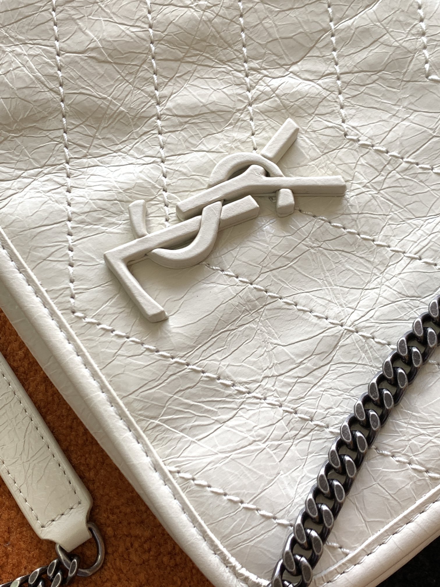 Y51 niki quilted crossbody bag leather white 583103 19 x 15 x 6 cm