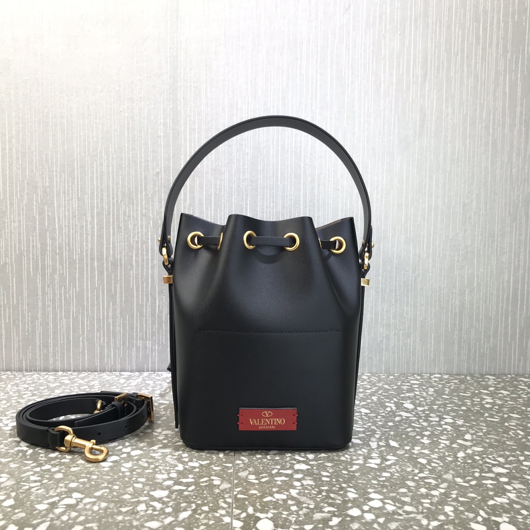 Va1e*ntin0 vlogo walk bucket bag calfskin leather black uw2b0g54qel 18 x 20.5 x 10 cm