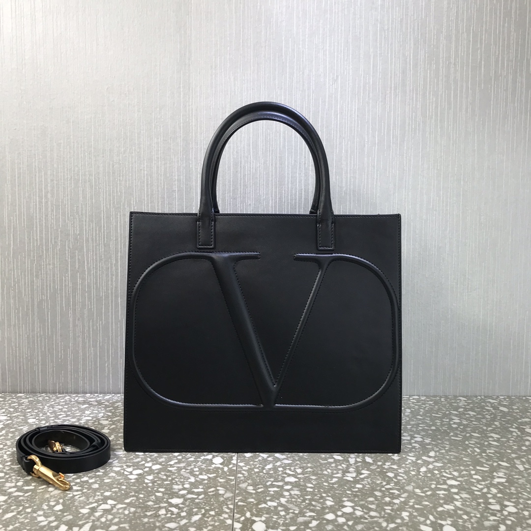 Va1e*ntin0 medium garavanivlogo walk tote bag calfskin leather black uw2b0h22 31 x 27 x 16 cm