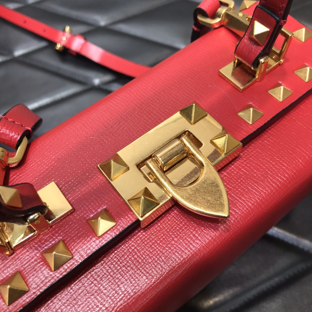 Va1e*ntin0 rockstud alcove grainy calfskin box bag red ww2b0j73wax 19 x 12 x 8 cm