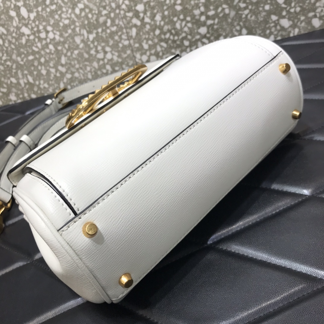 Va1e*ntin0 medium rockstud alcove handbag in grainy calfskin white ww2b0j41bqz 23 x 20 x 6 cm