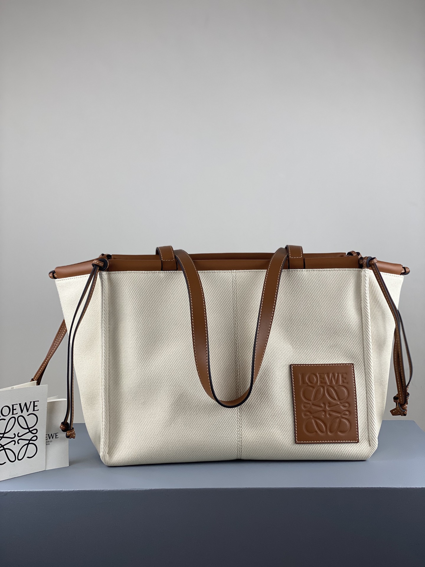 L0ew* large cushion tote bag canvas and calfskin light oat 330.02ab90 35 x 27 x 19 cm