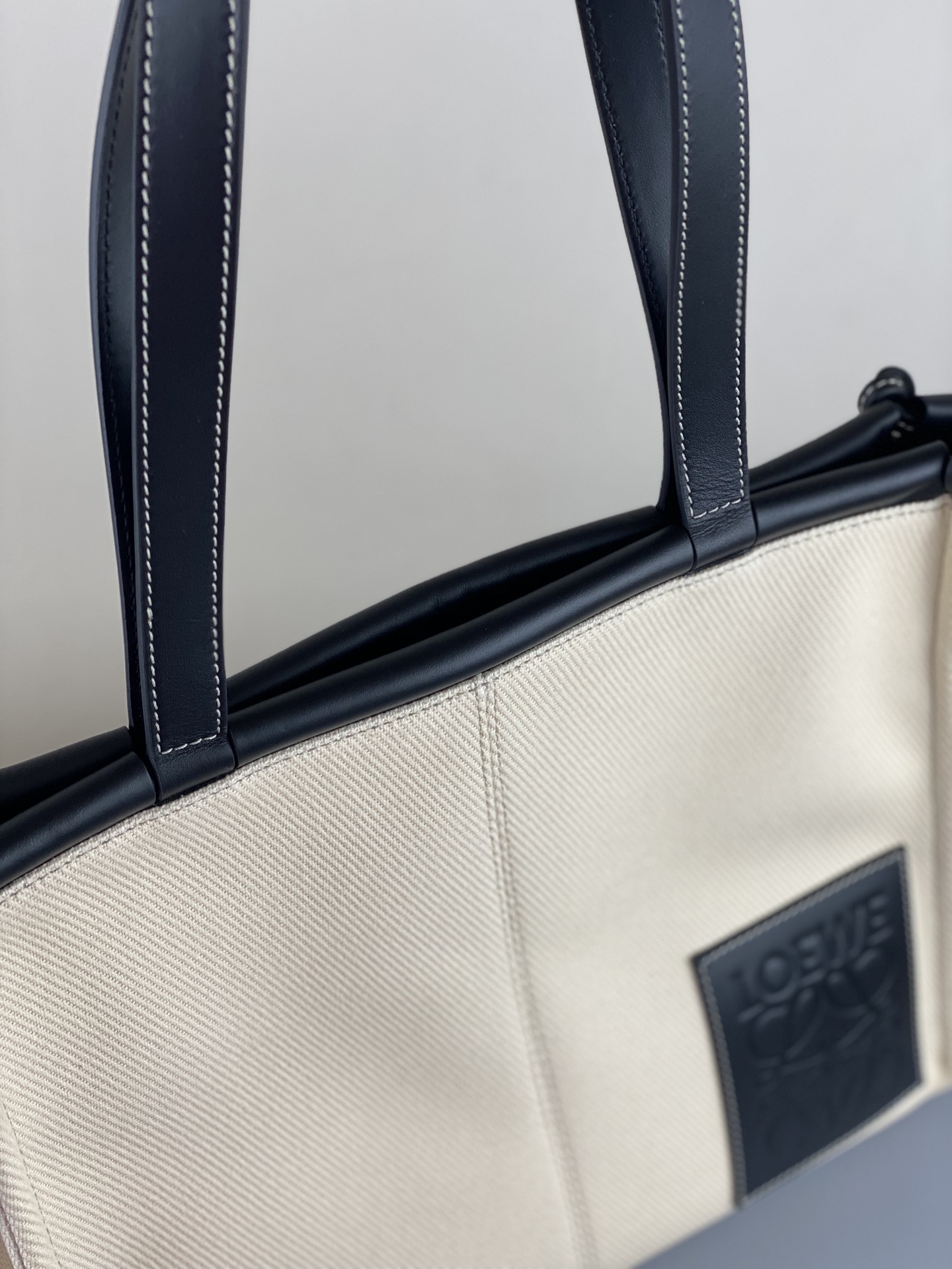 L0ew* small cushion tote bag canvas and calfskin light oat and black 330.02aa93 32 x 24 x 16cm