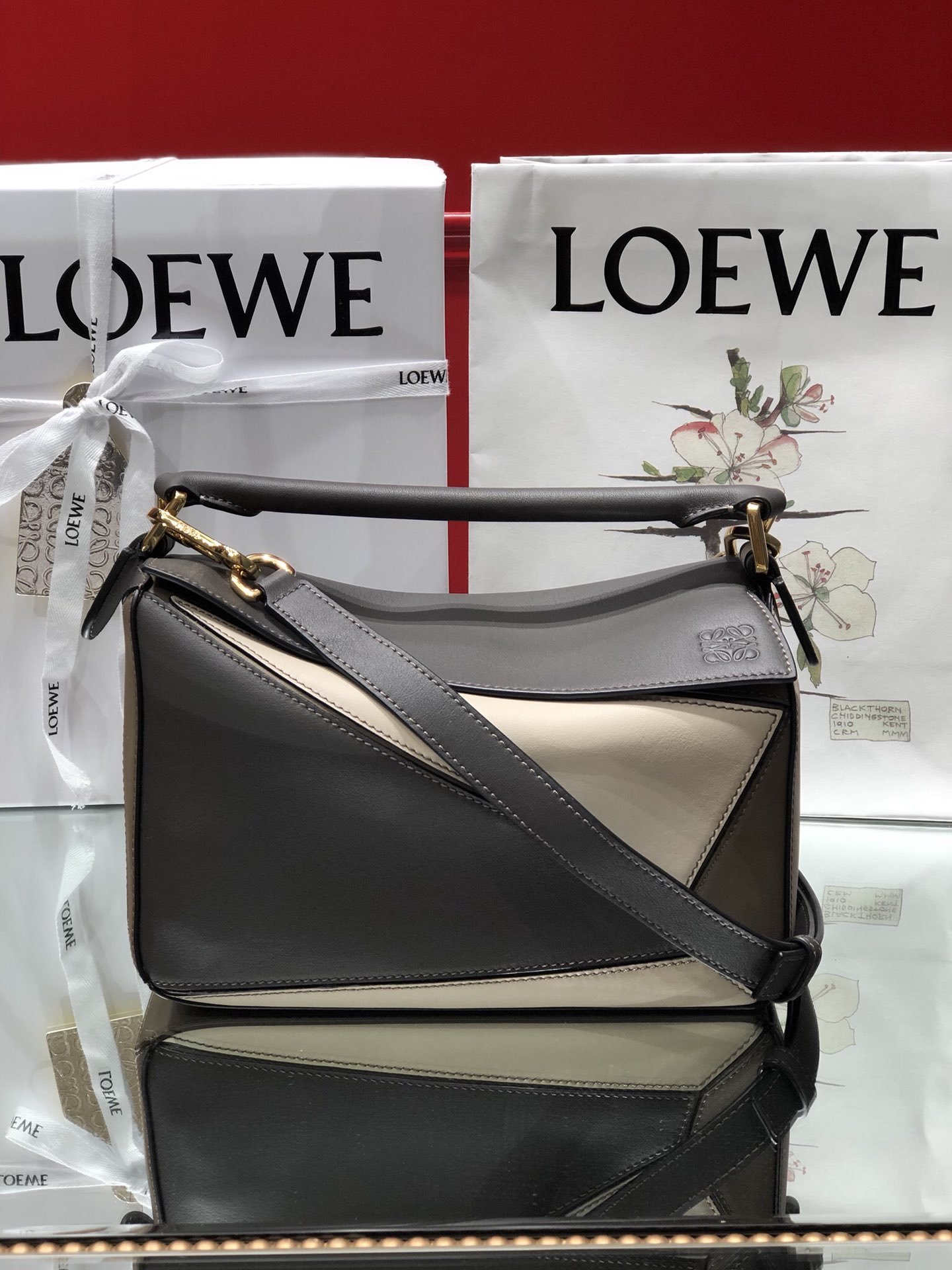 L0ew* small puzzle bag cassic calfskin leather black/white a510s21x55 24 x 14 x 11 cm