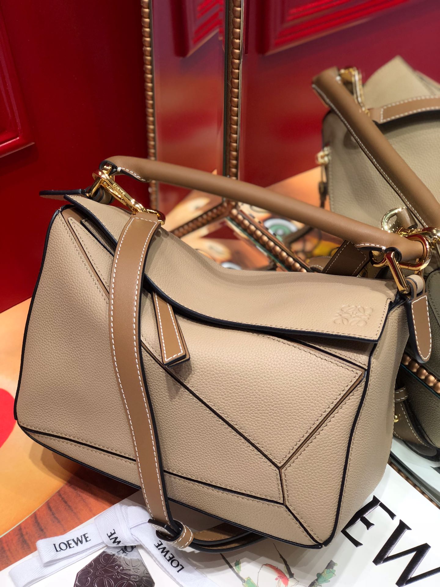 L0ew* small puzzle bag cassic calfskin leather light oat 322.30.s21 24 x 14 x 11 cm