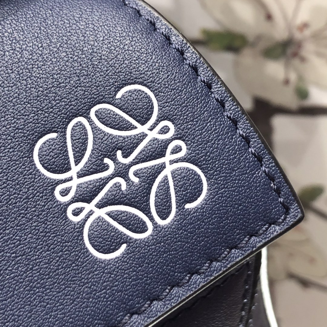 L0ew* small puzzle bag cassic calfskin leather ocean 322.30.s21 24 x 14 x 11 cm