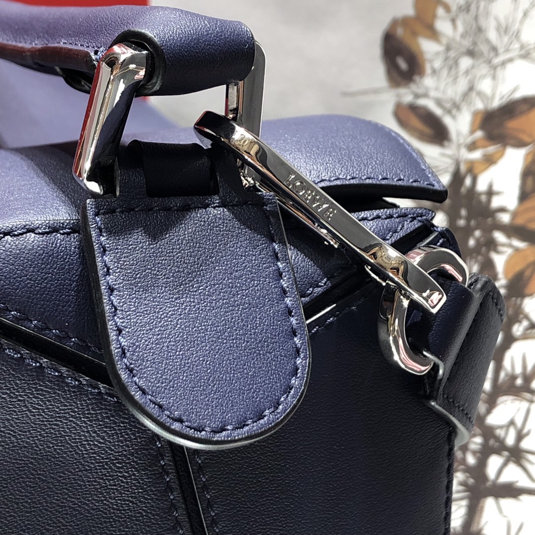 L0ew* medium puzzle bag classic calfskin purple 322.30.s20 29 x 18 x 12 cm