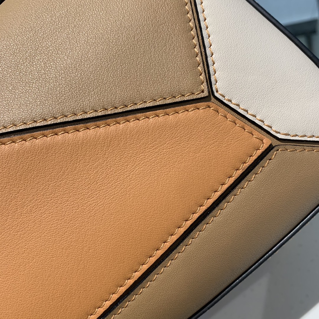 L0ew* medium puzzle bag classic calfskin gold metal tan/sand 322.30js20 29 x 18 x 12 cm