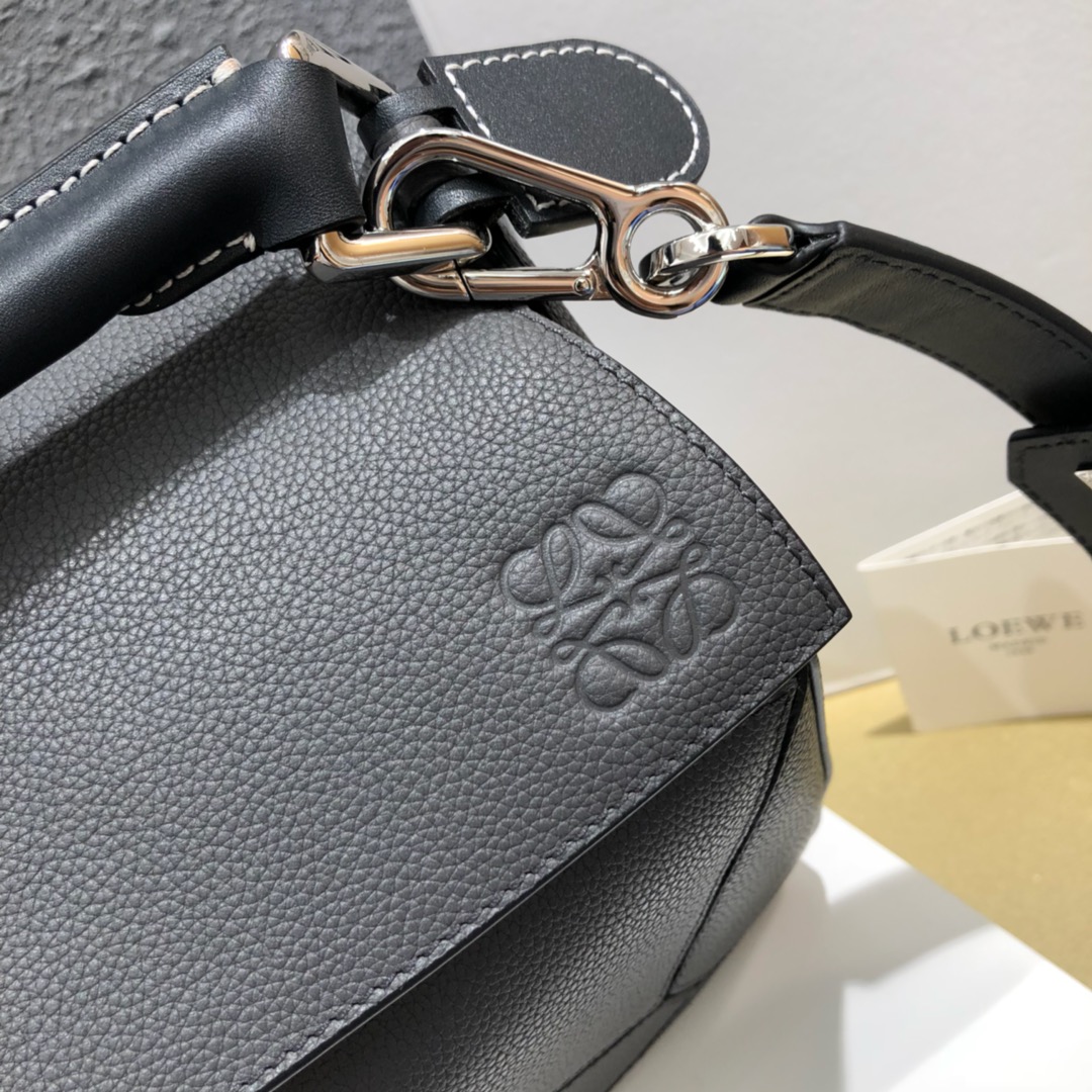 L0ew* medium puzzle bag soft grained calfskin palladium metal anthracite a510s20x14 29 x 18 x 12 cm