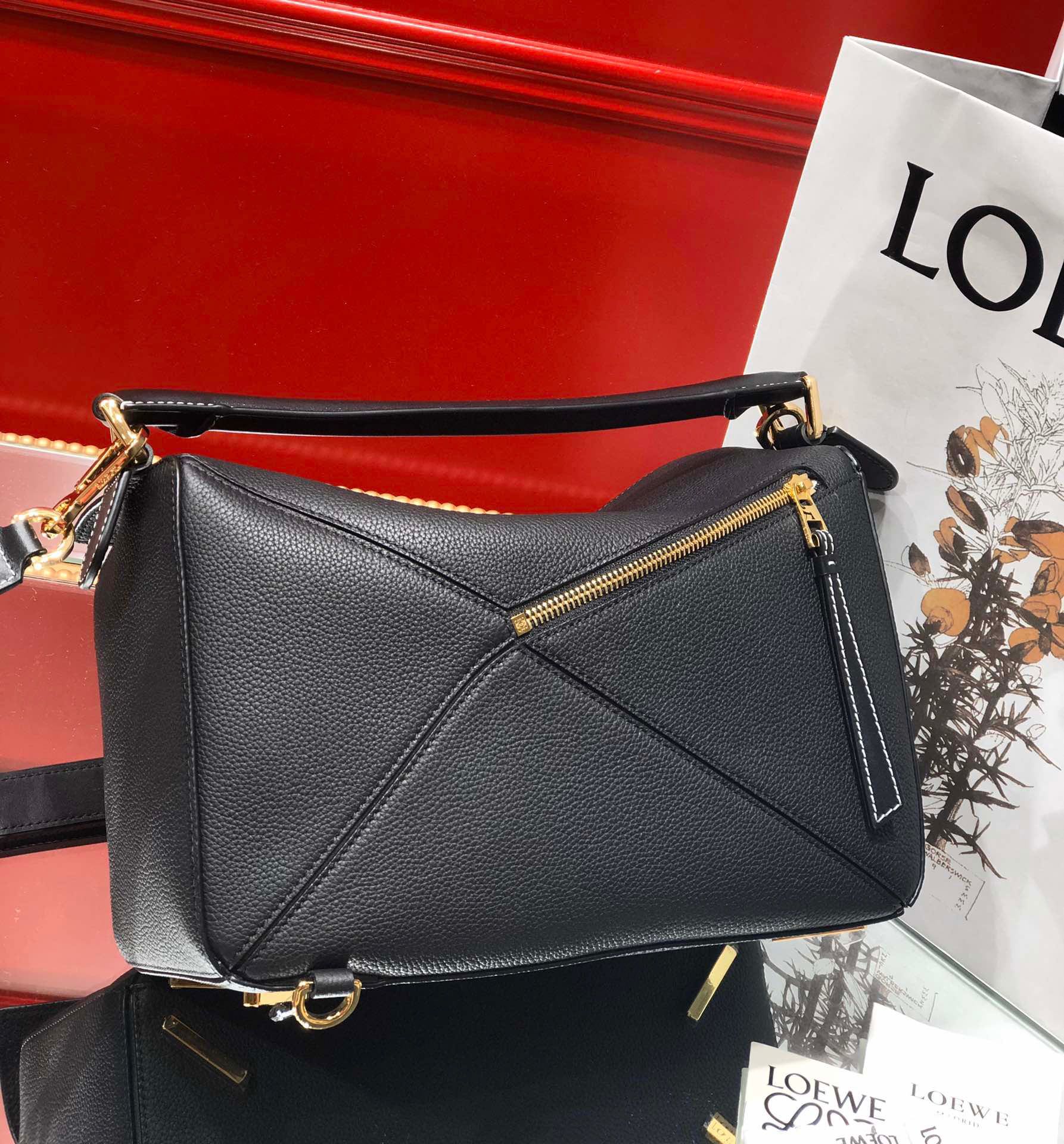 L0ew* medium puzzle bag soft grained calfskin gold metal black 32212kbs20 29 x 18 x 12 cm