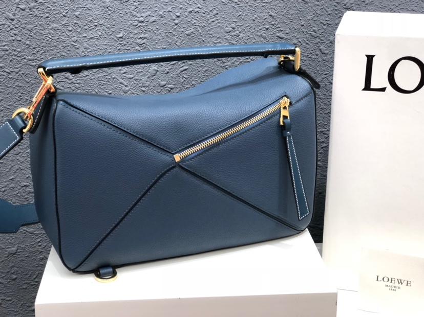 L0ew* medium puzzle bag soft grained calfskin gold metal yale blue 32212kbs20 29 x 18 x 12 cm
