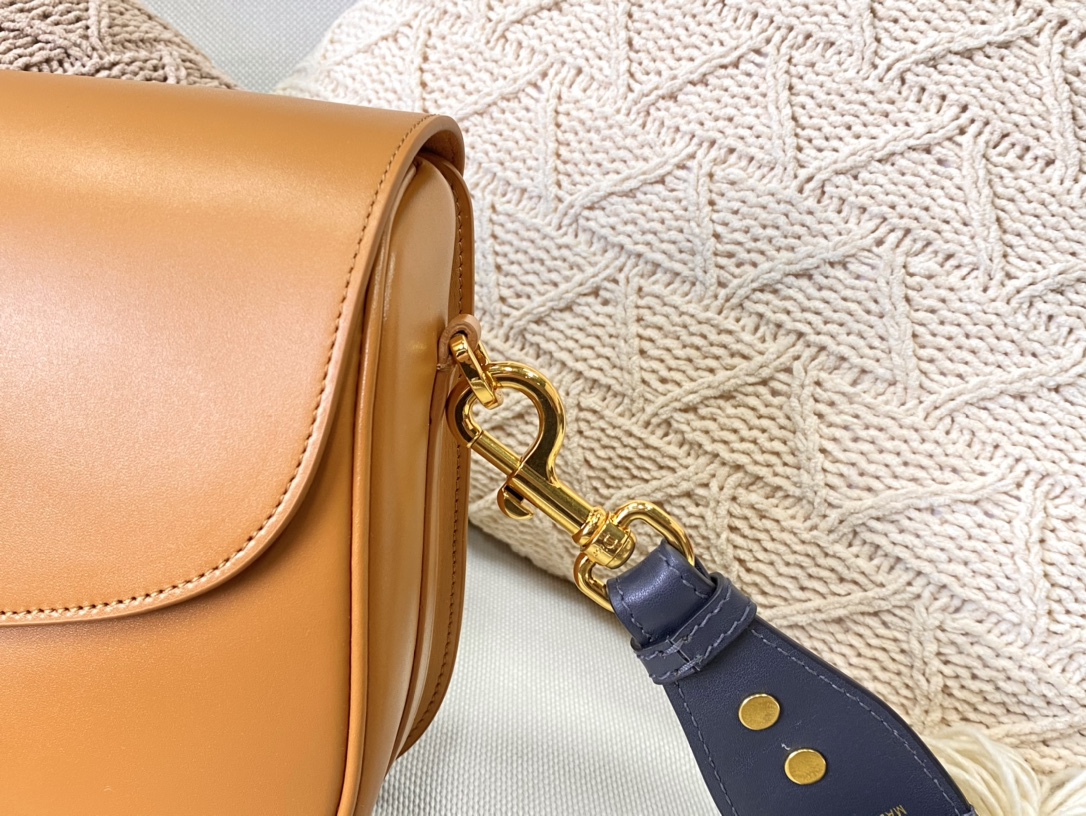 D10r large bobby bag box calfskin tan m9320 27 x 8 x 19.5 cm