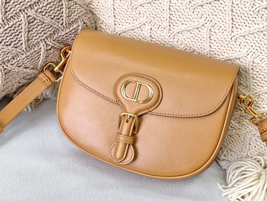 D10r medium bobby bag box calfskin tan m9319umol 22 x 17 x 6 cm