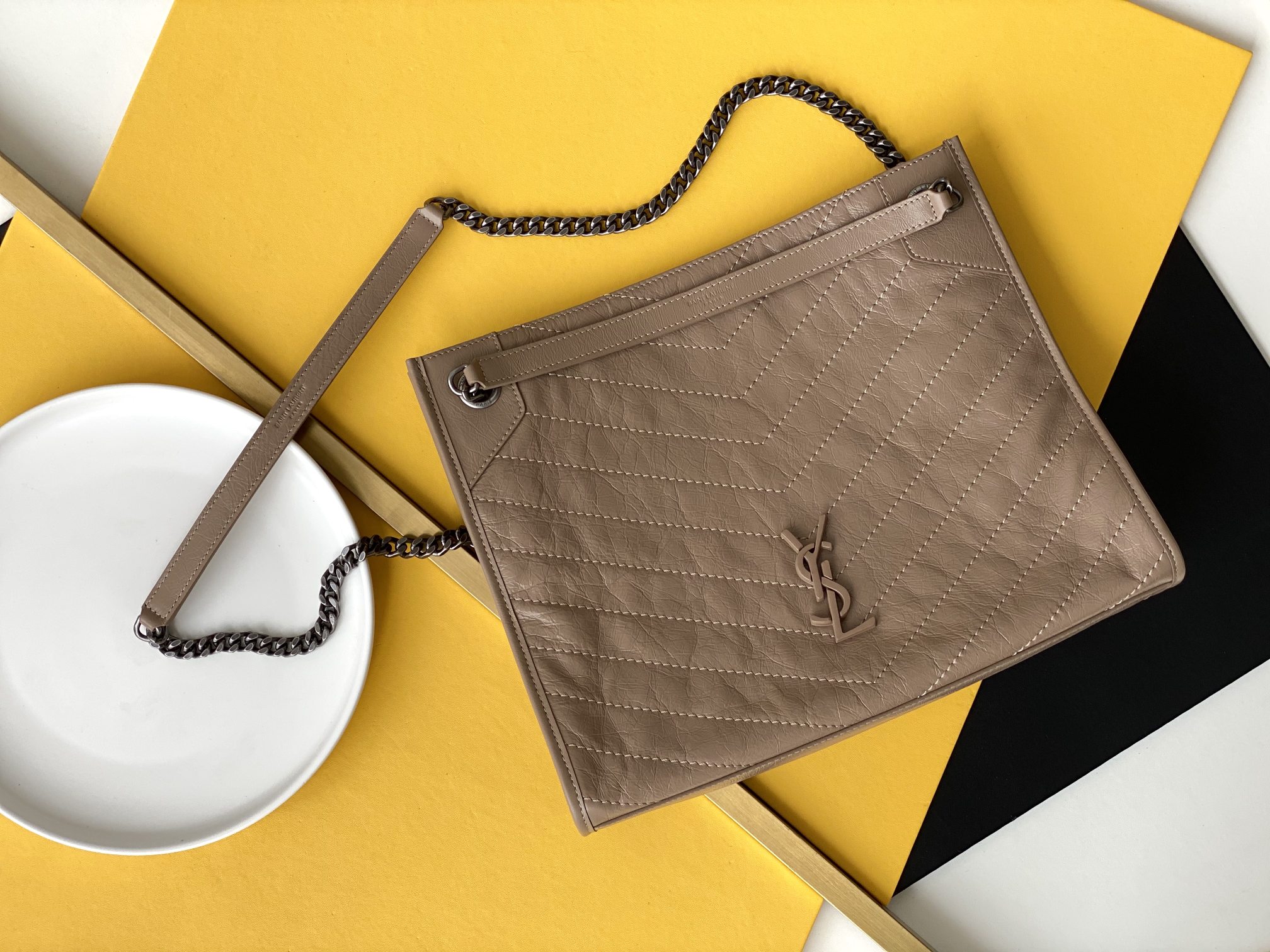 NIKI MEDIUM Niki Shopper Bag Leather Beige 33 x 27 x 11.5 cm